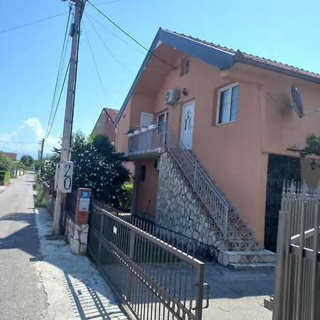 Hostel Traveler'S Rest - Near Podgorica Airport Mitrovici  Zewnętrze zdjęcie