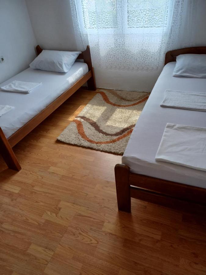Hostel Traveler'S Rest - Near Podgorica Airport Mitrovici  Zewnętrze zdjęcie