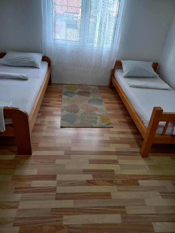 Hostel Traveler'S Rest - Near Podgorica Airport Mitrovici  Zewnętrze zdjęcie