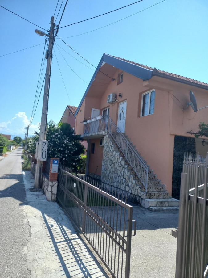 Hostel Traveler'S Rest - Near Podgorica Airport Mitrovici  Zewnętrze zdjęcie