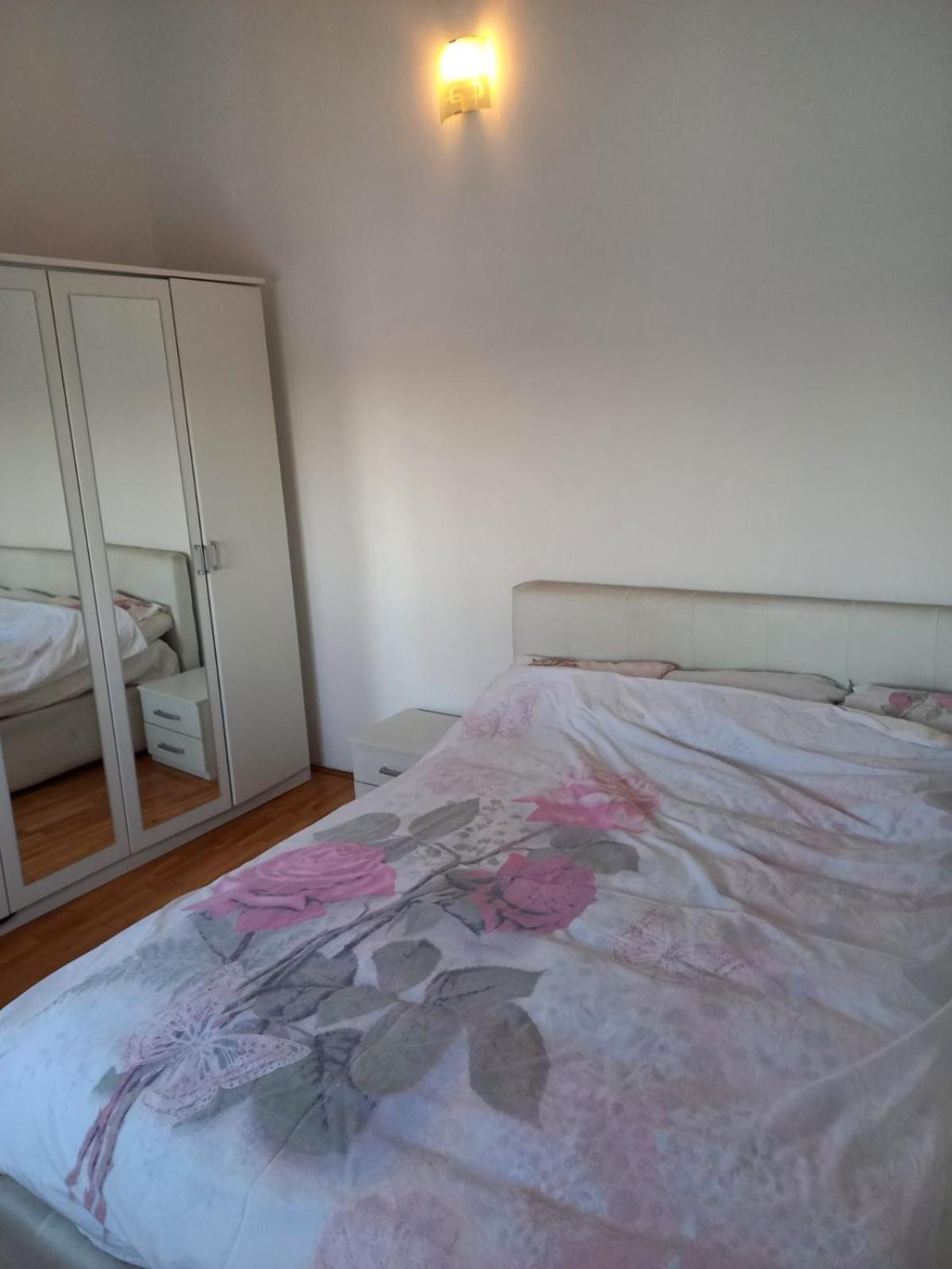 Hostel Traveler'S Rest - Near Podgorica Airport Mitrovici  Zewnętrze zdjęcie