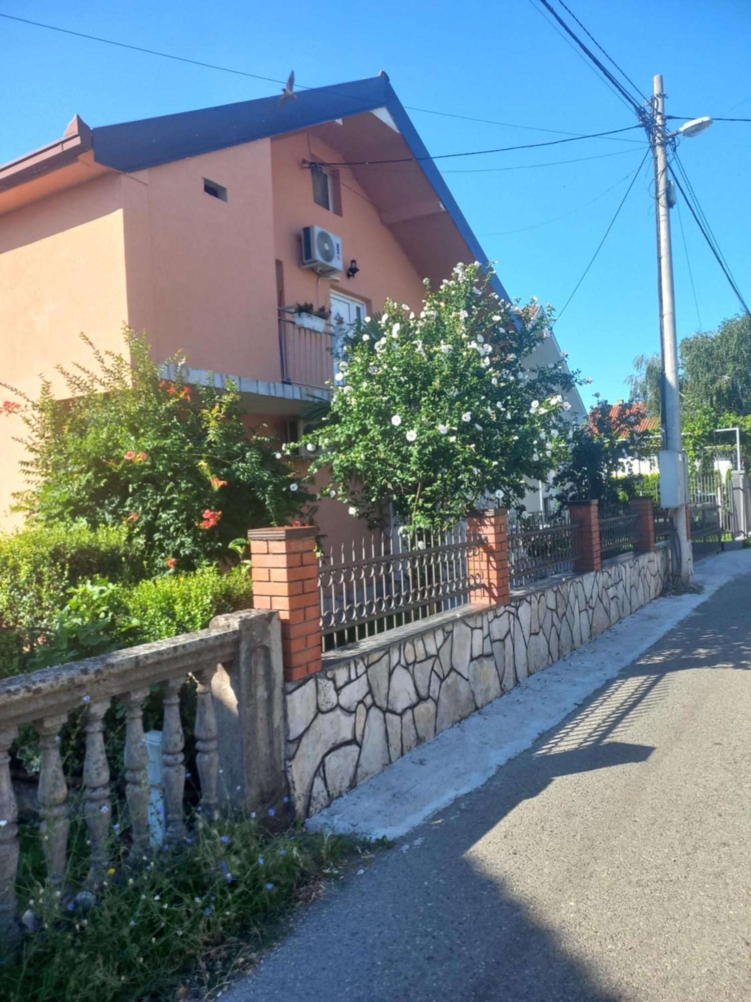 Hostel Traveler'S Rest - Near Podgorica Airport Mitrovici  Pokój zdjęcie